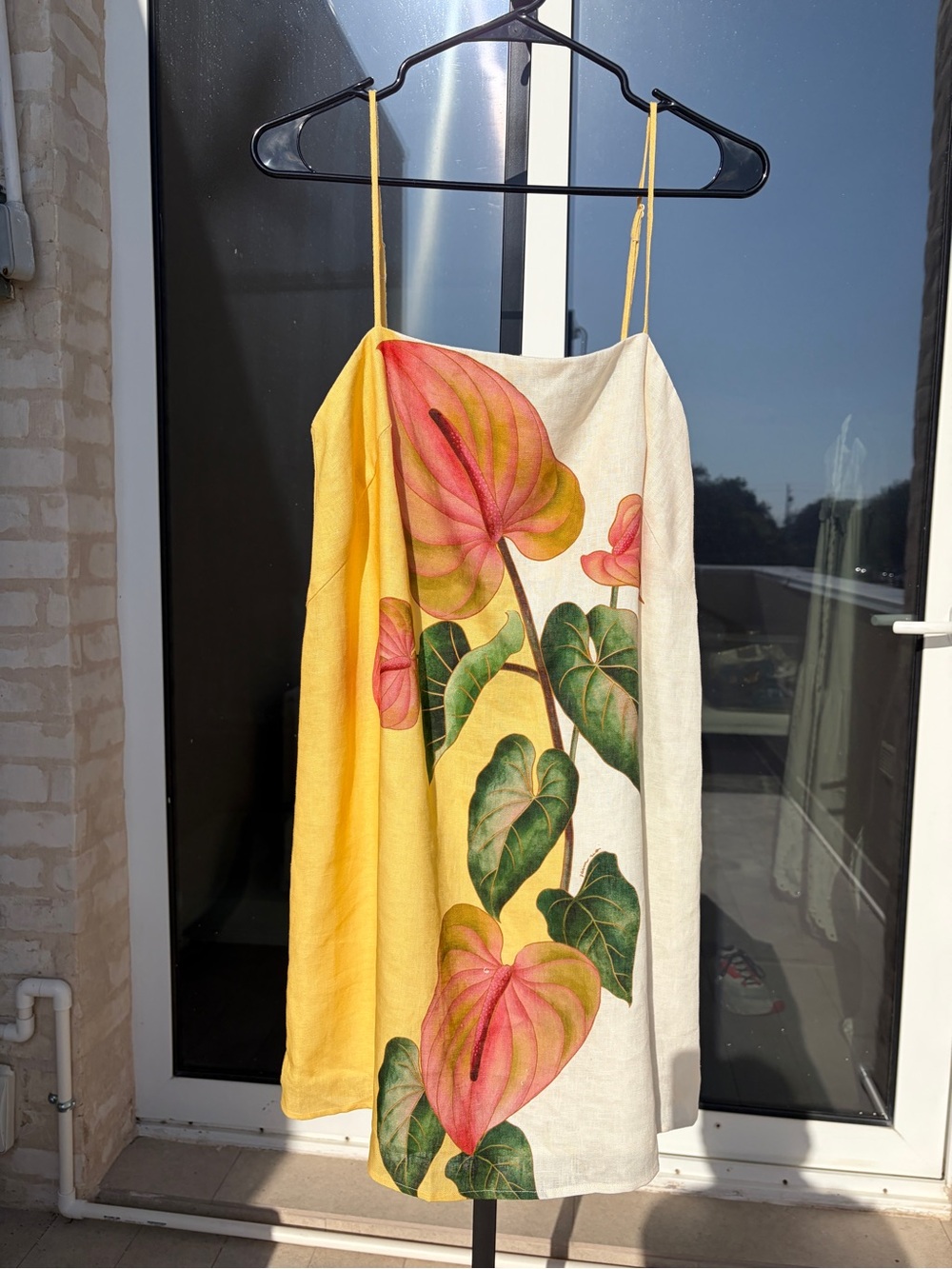 Farm Rio: Anthurium 100% Linen
Mini Dress - Picture 6 of 10